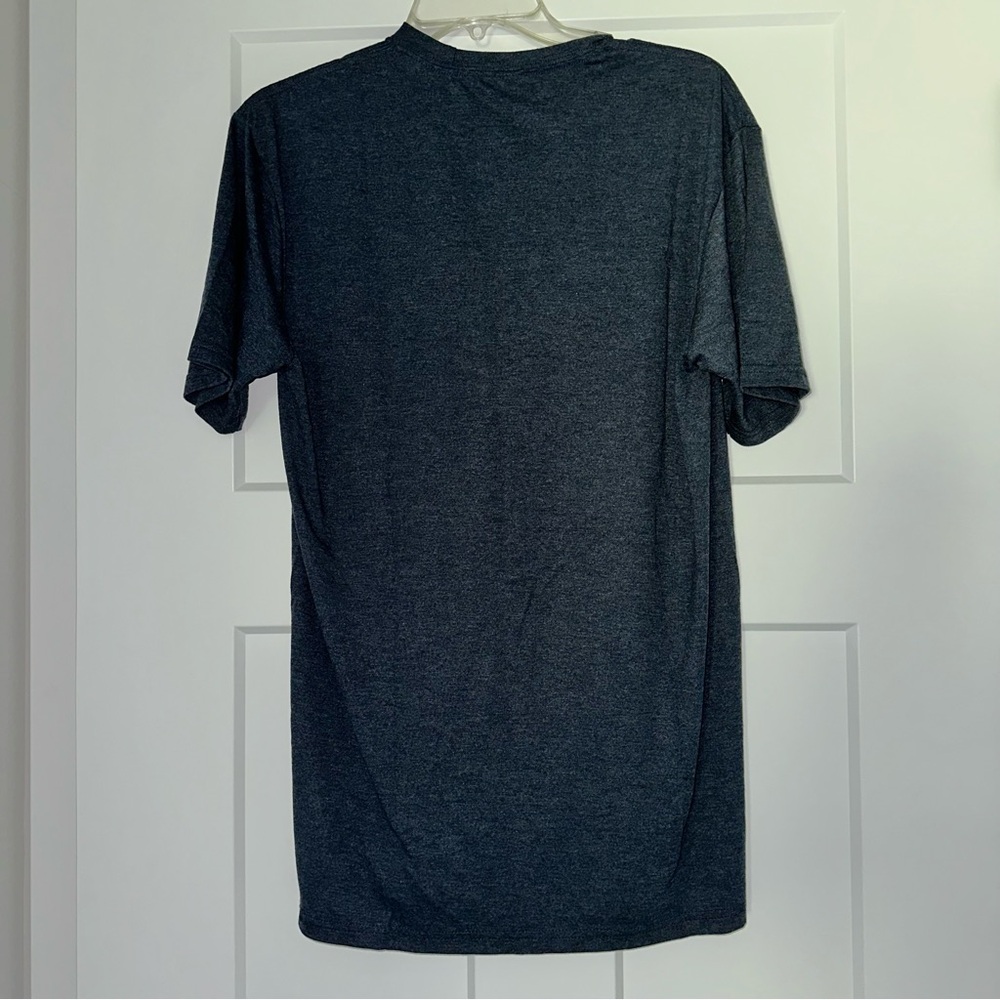 Old Wood Graphic Men's T-Shirt - dark gray size M new without tags - Picture 2 of 4